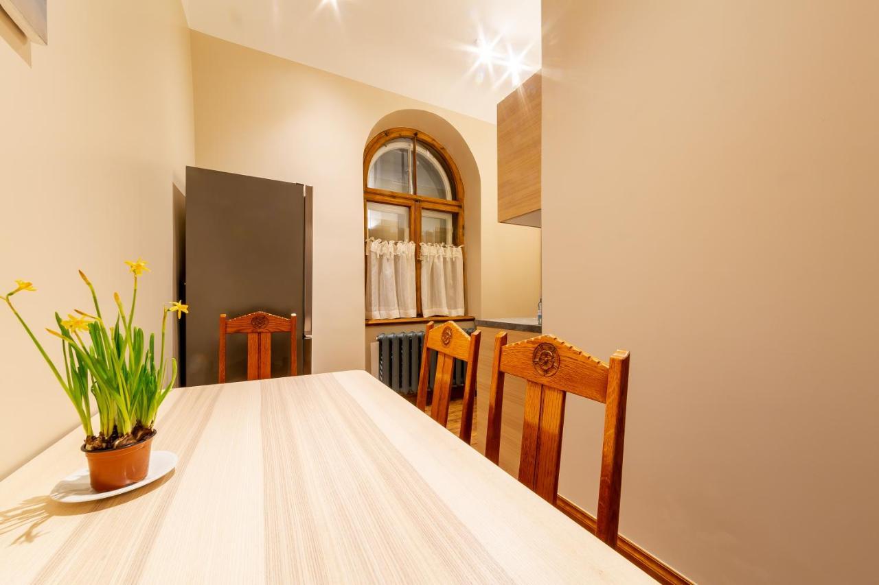 Апартаменты Cozy Storie'S Ap, 47Sqm, Renovated 2020, Free Parking Рига Экстерьер фото